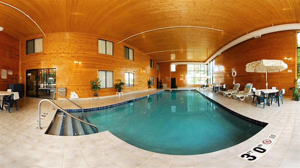 Baymont Inn & Suites By Wyndham Mukwonago Ngoại thất bức ảnh