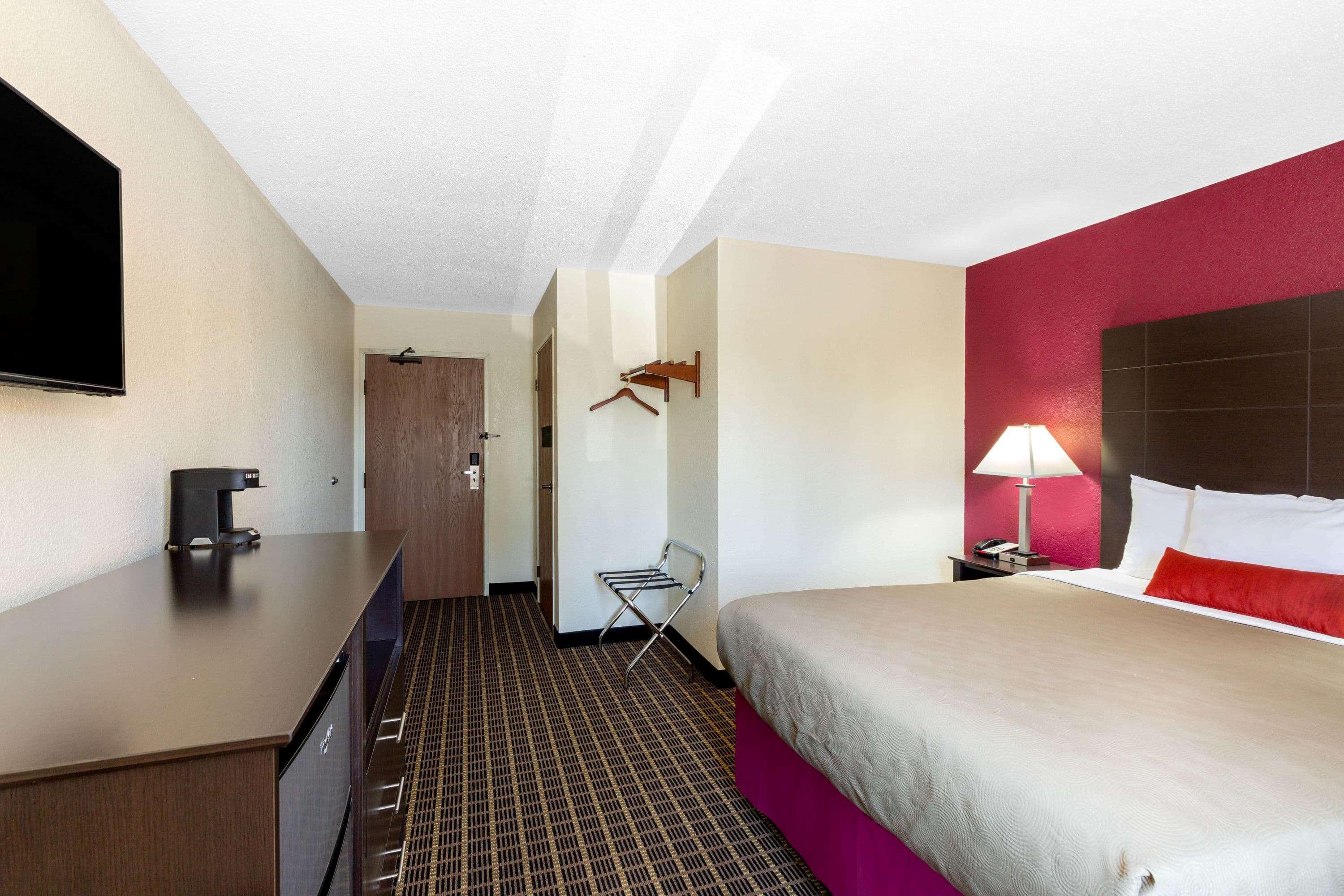 Baymont Inn & Suites By Wyndham Mukwonago Ngoại thất bức ảnh