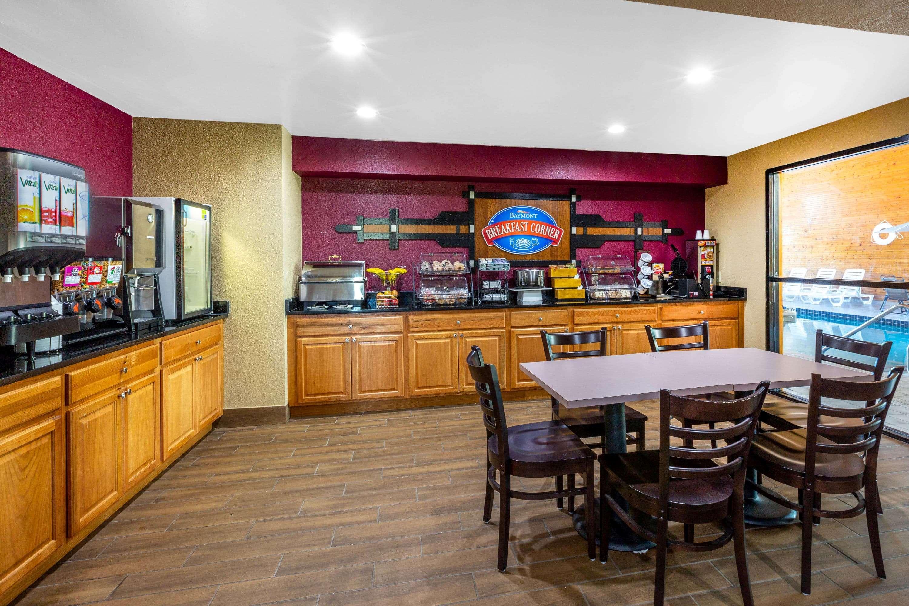 Baymont Inn & Suites By Wyndham Mukwonago Ngoại thất bức ảnh