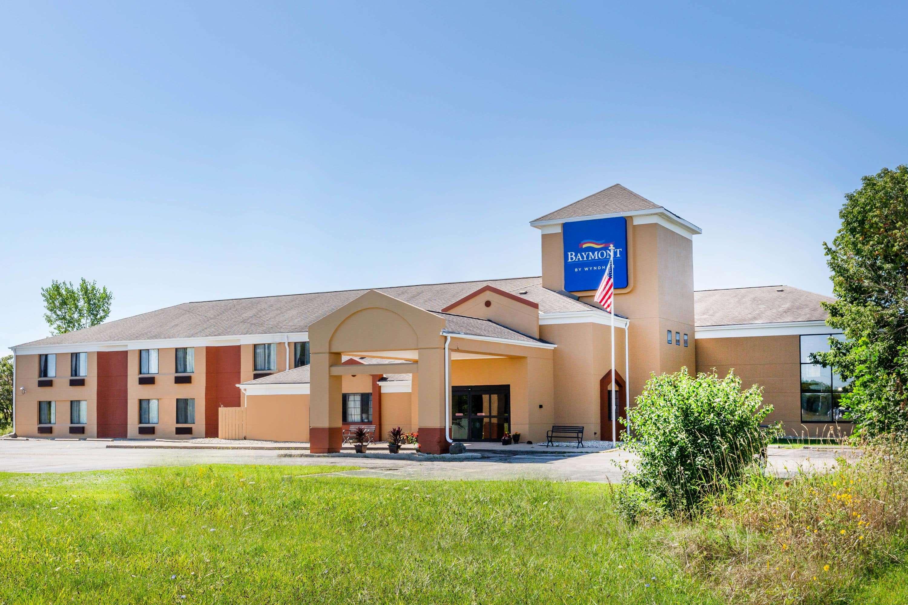 Baymont Inn & Suites By Wyndham Mukwonago Ngoại thất bức ảnh