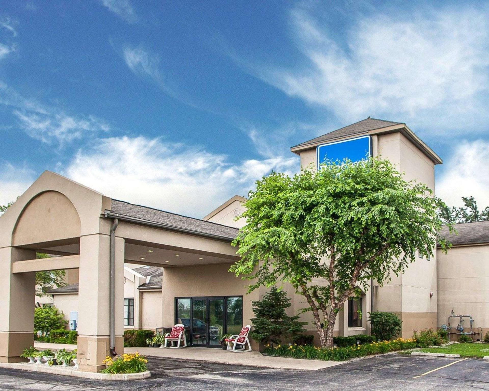 Baymont Inn & Suites By Wyndham Mukwonago Ngoại thất bức ảnh