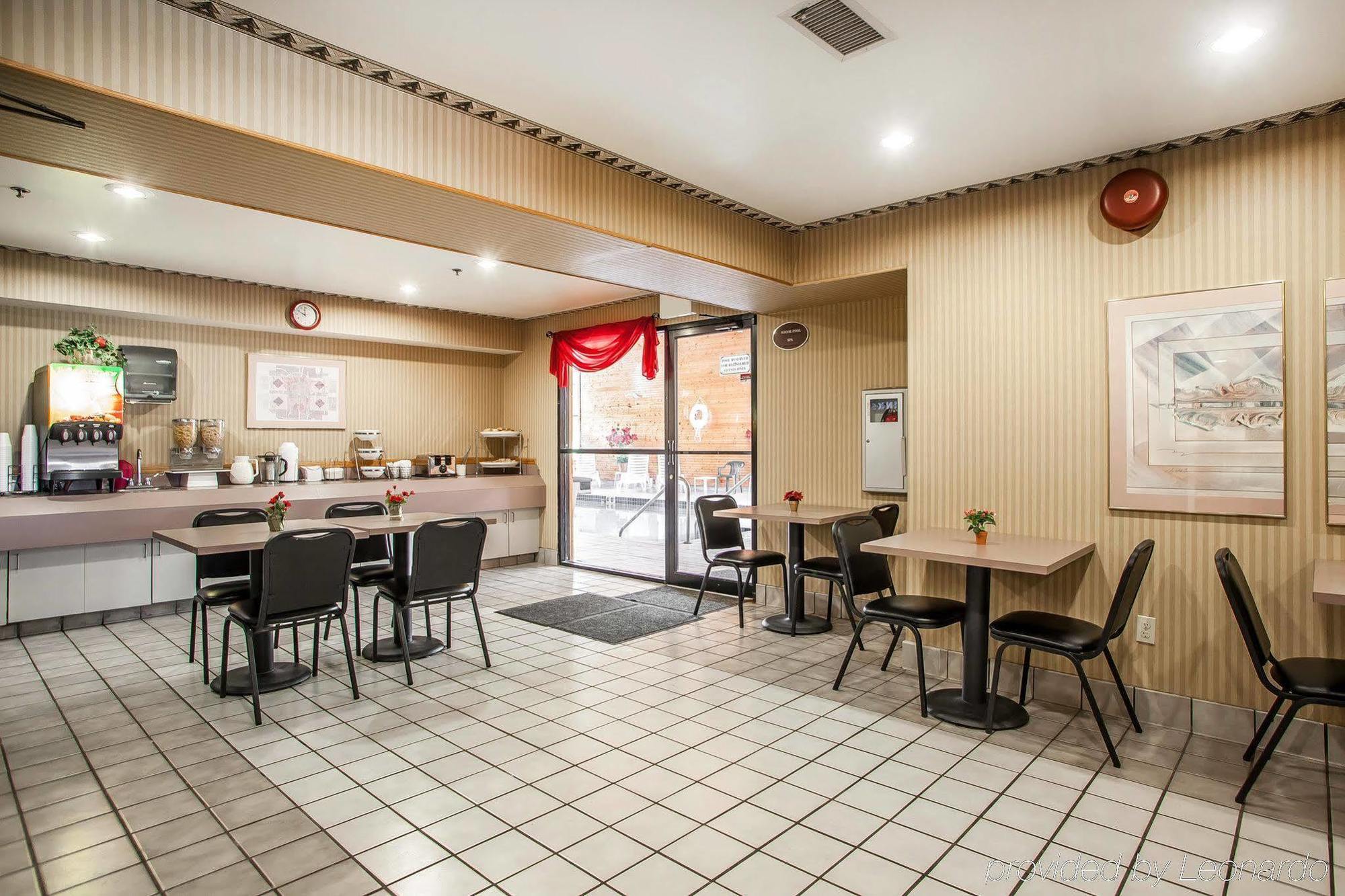 Baymont Inn & Suites By Wyndham Mukwonago Ngoại thất bức ảnh