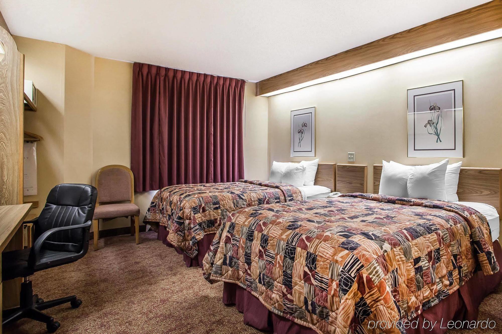 Baymont Inn & Suites By Wyndham Mukwonago Ngoại thất bức ảnh