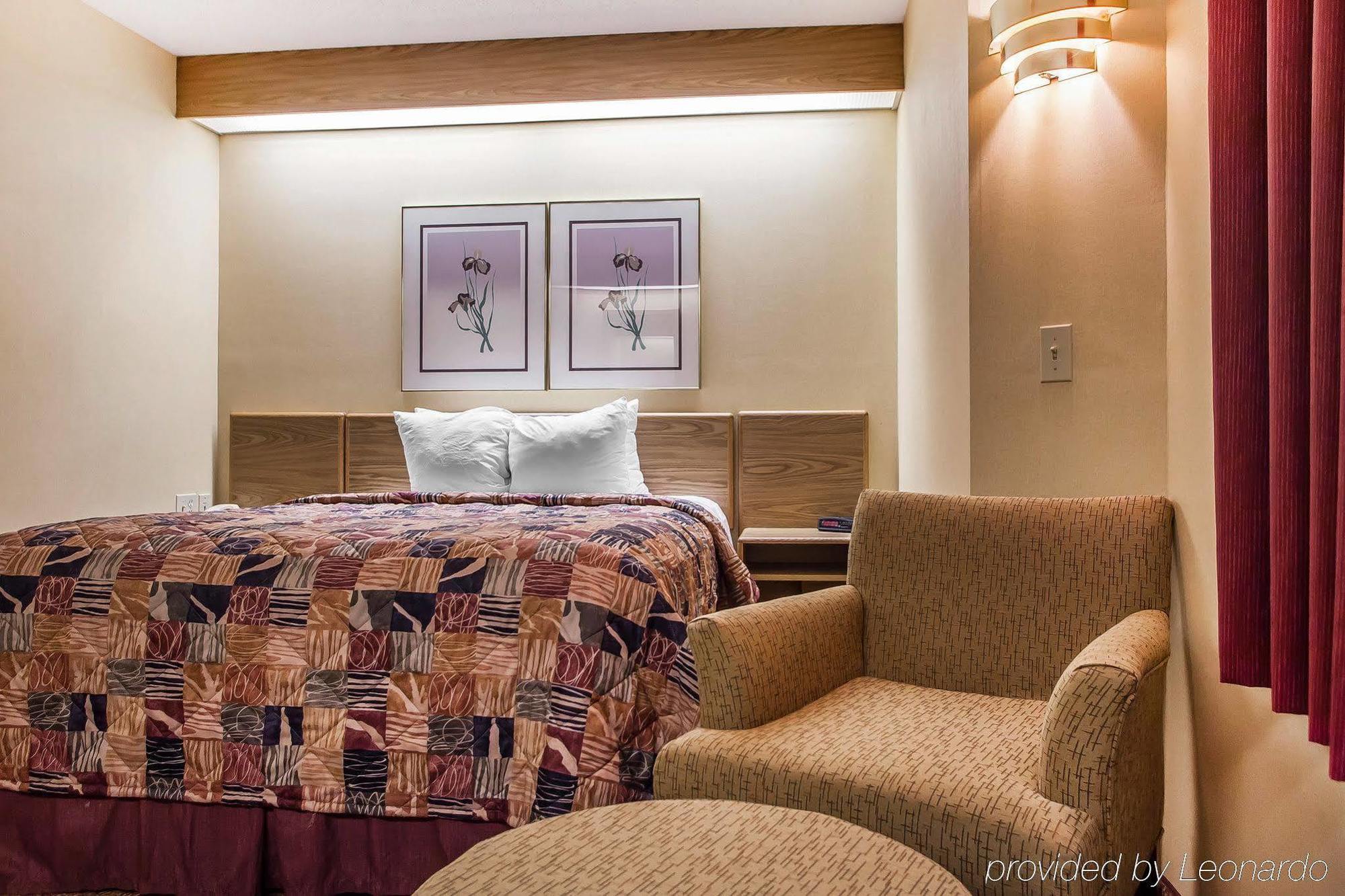 Baymont Inn & Suites By Wyndham Mukwonago Ngoại thất bức ảnh