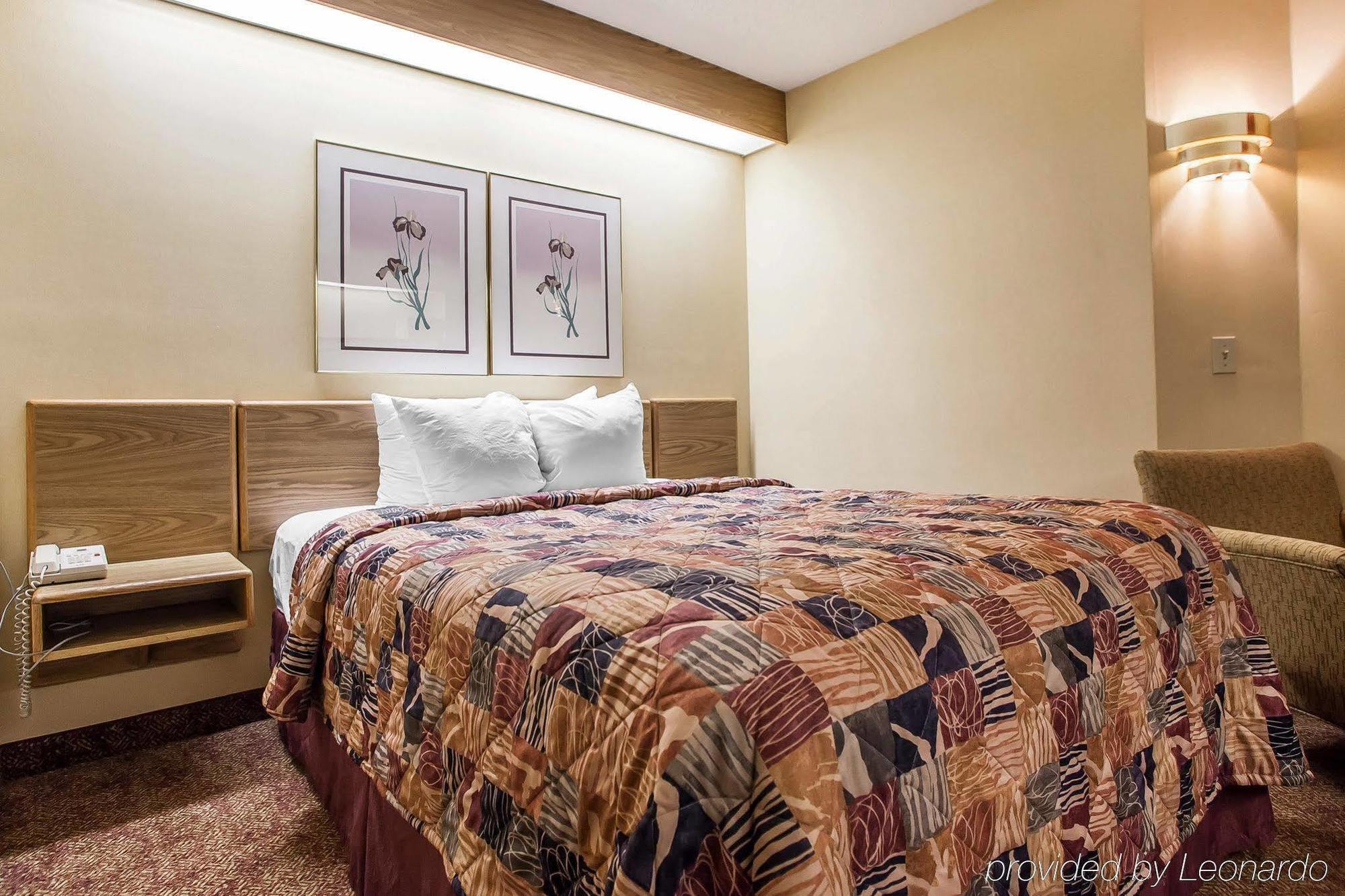 Baymont Inn & Suites By Wyndham Mukwonago Ngoại thất bức ảnh