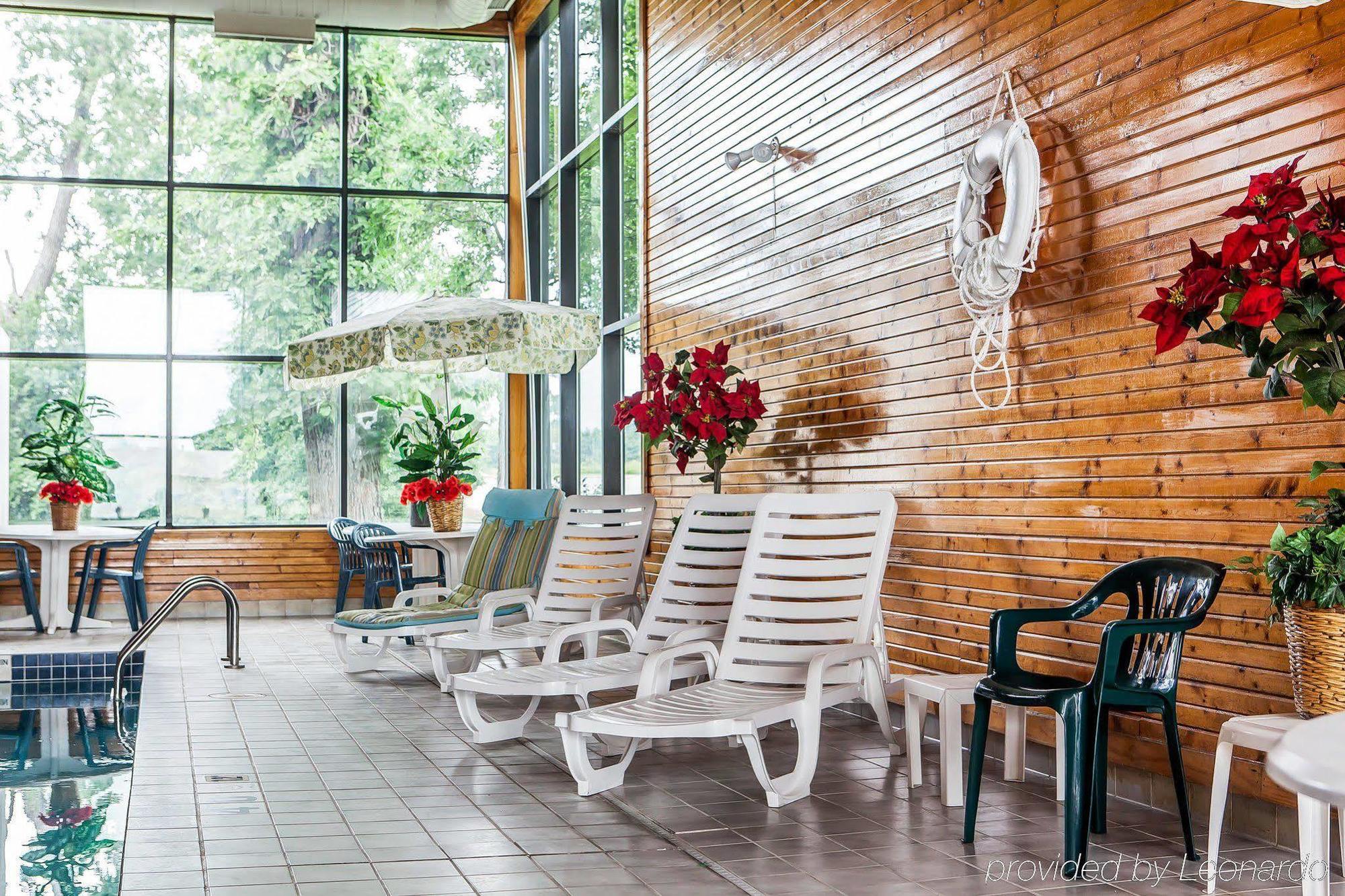 Baymont Inn & Suites By Wyndham Mukwonago Ngoại thất bức ảnh