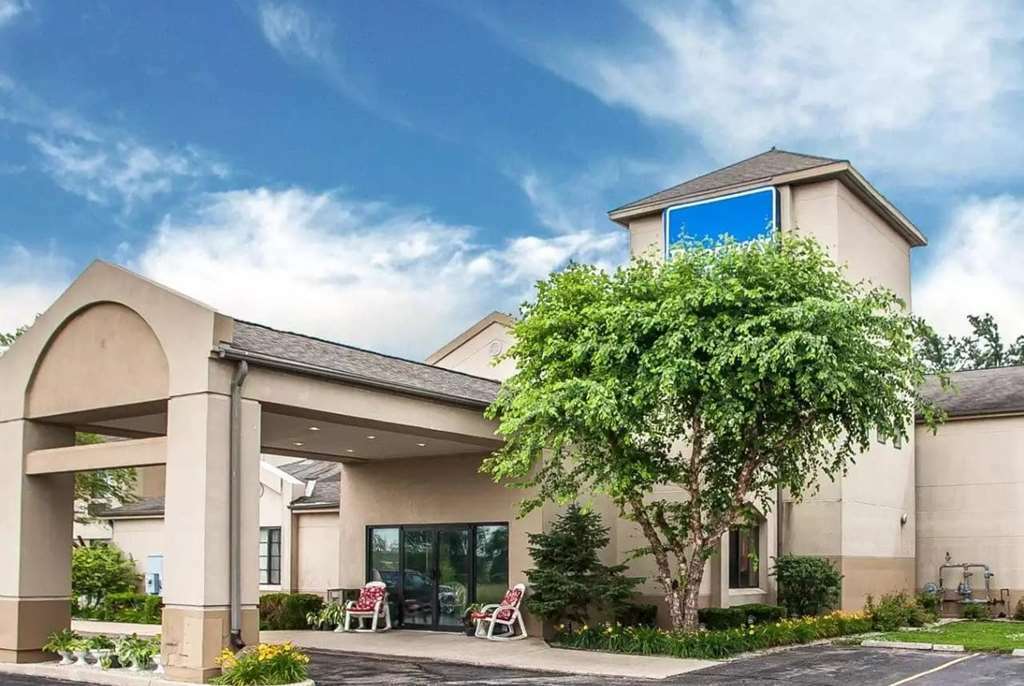 Baymont Inn & Suites By Wyndham Mukwonago Ngoại thất bức ảnh